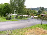 Ehemalige Schranke am Fiedhofsweg in Bischhausen (Foto: Lothar Brill)