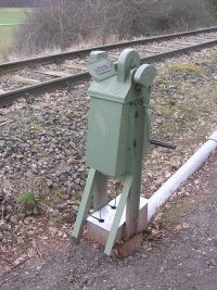 Schrankenwinde für die 1.500 Meter entfernte Anschrufschranke am ehemaligen Standort an der Kanonenbahn im Wehretal zwischen Bischhausen und Waldkappel (Foto: N. N.)