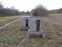 Druckrolle (Bauart 1941) für ein bis zwei Leitungen an der Kanonenbahn im Wehretal zwischen Bischhausen und Waldkappel (Foto: N. N.)