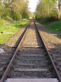 Blick von der Krombachschranke zum Draisinenbahnhof an der Kanonenbahn im Wehretal zwischen Bischhausen und Waldkappel (Foto: N. N.)