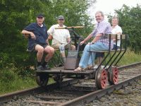 Erste Fahrten mit den Draisinen am 24.07.2010 mit Waldkappels Bürgermeister Reiner Adam (Foto: VES-Bahn e.V.)