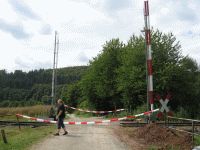 Bahnübergangsicherung in der Bauphase während den ersten Draisinenfahrten am 24.07.2010 (Foto: VES-Bahn e.V.)