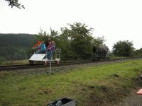 Das Ziel der Fahrt mit der Draisine auf der Kanonenbahn in Richtung Bischhausen ist gleich erreicht (Foto: VES-Bahn e.V.)