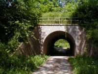 Südseite der Unterführung am Dasbach an der Kanonenbahn im Wehretal zwischen Bischhausen und Waldkappel (Foto: Dr. Reiner Schruft)