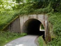 Nordseite der Unterführung am Sinnebach an der Kanonenbahn im Wehretal zwischen Bischhausen und Waldkappel (Foto: Dr. Reiner Schruft)