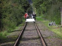 Beide Draisinen sind gleich am Ziel in Bischhausen an der Kanonenbahn (Foto: N. N.)