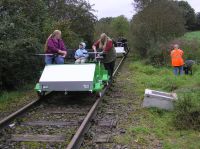 Testfahrten mit Fahrraddraisinen von ZWINGMANN  Stahl-und Metallbau aus Worbis auf der Kanonenbahn im Wehretal zwischen Bischhausen und Waldkappel (Foto: N. N.)